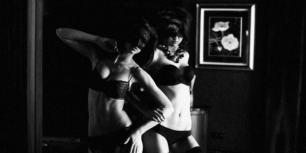 Sexual Fetishes - 2 Women In Underwear in Niche Setting